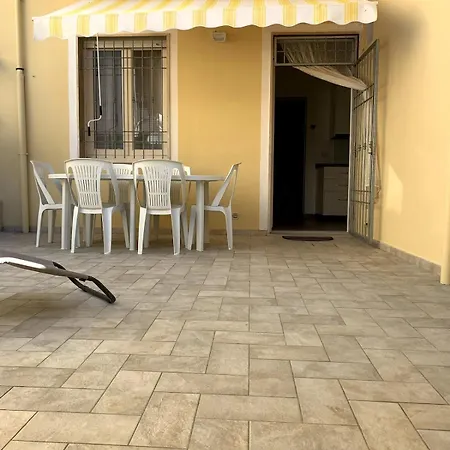 度假居 Piano Terra Con Giardino, Vicino Al Mare